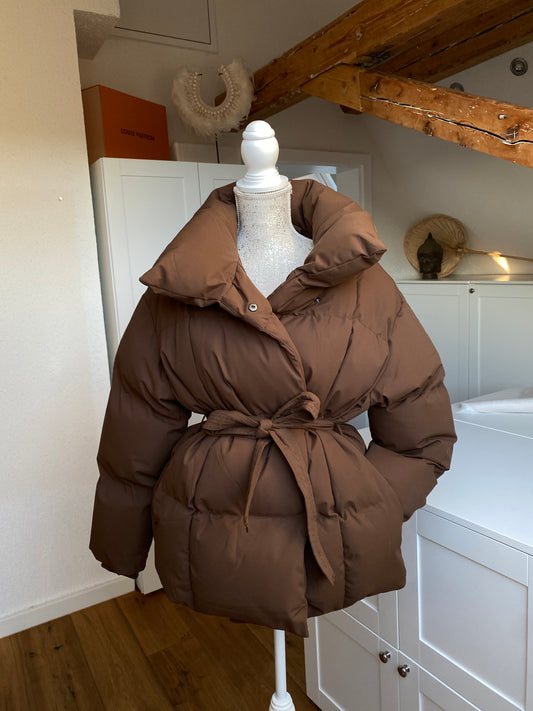 Braune Pufferjacke